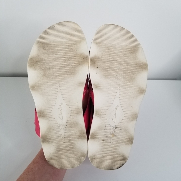 Clarks Brynn Step Adjustable Crossover Strap Sandals Size 5.5M Hot Pink - Picture 9 of 11